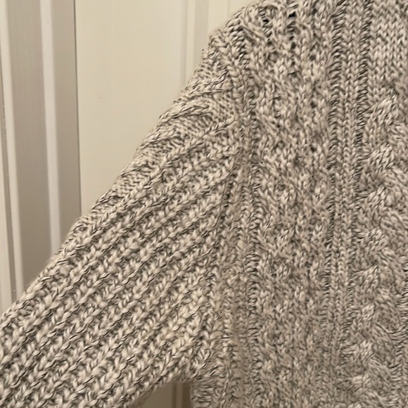 Super dry JPN wool blend women’s sz S heavy cable knit gray heather sweater - Picture 6 of 17